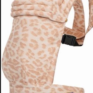 Discontinued Cotton Gold Leopard Zeitgeist